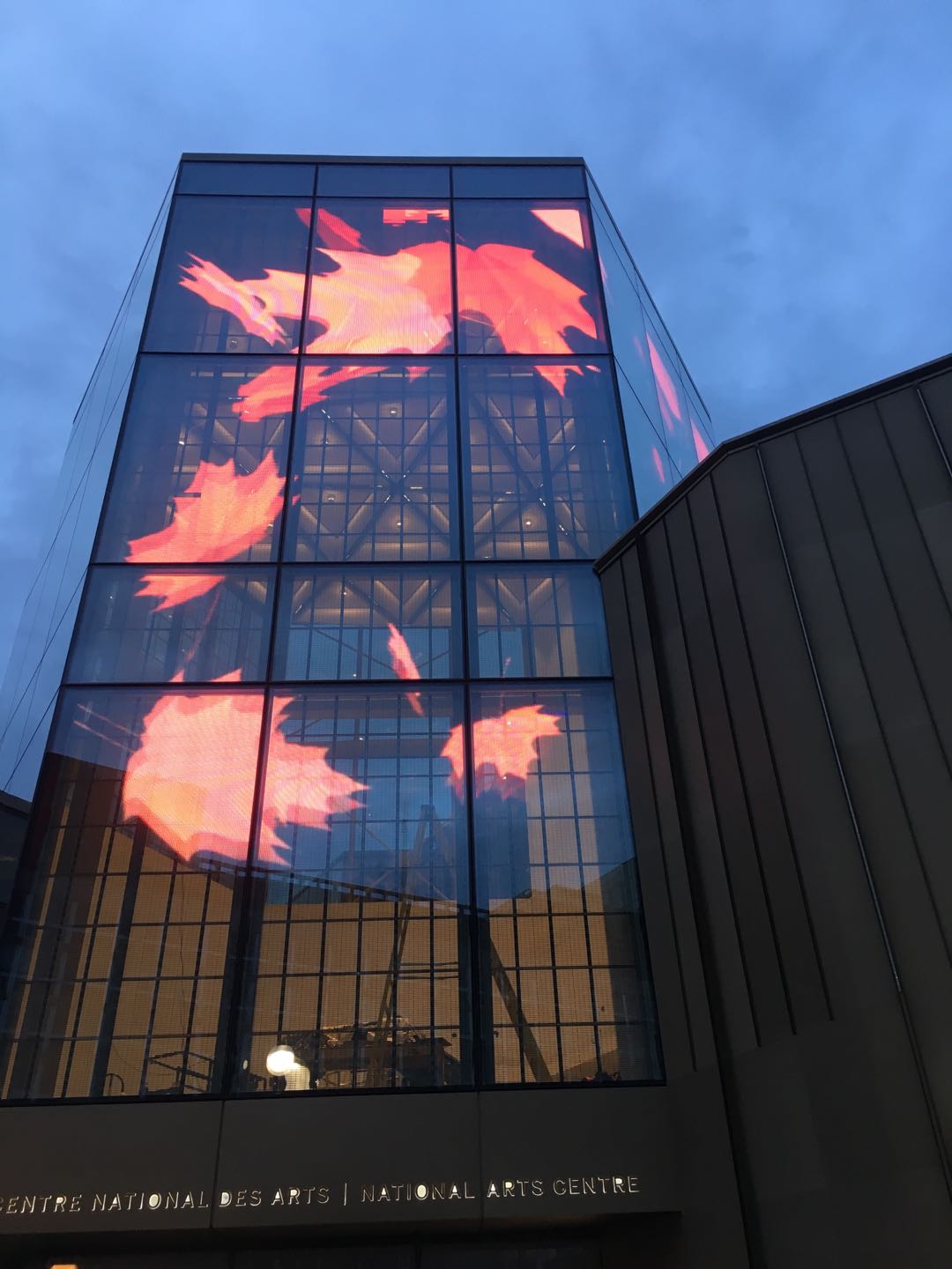 全无机可弯折玻璃基透明显示